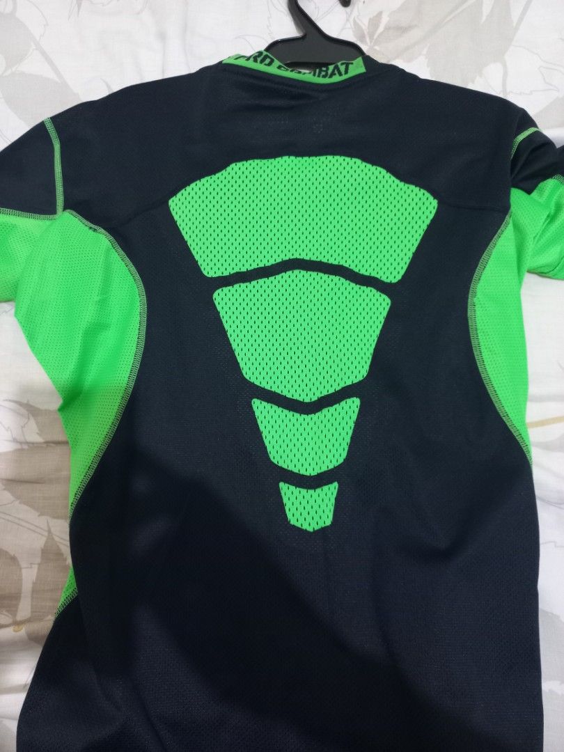 Nike pro combat compression shirt (Category: Activewear) located in Cavite. Submitted by big.deal1 (Listing ID 1269732199, Image 2). Description: good as new no any issues size xl 700 only nike adidas ua jordan compression shirt message lang po tnx.