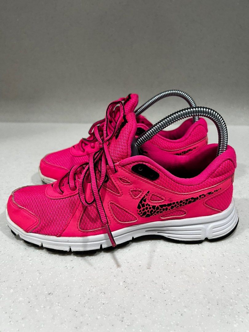 Nike revolution sales 2 pink