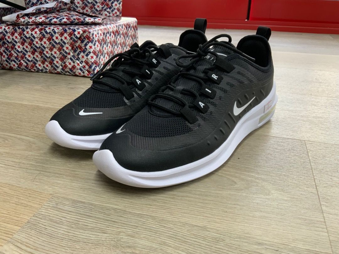 White nike air cheap max axis women's