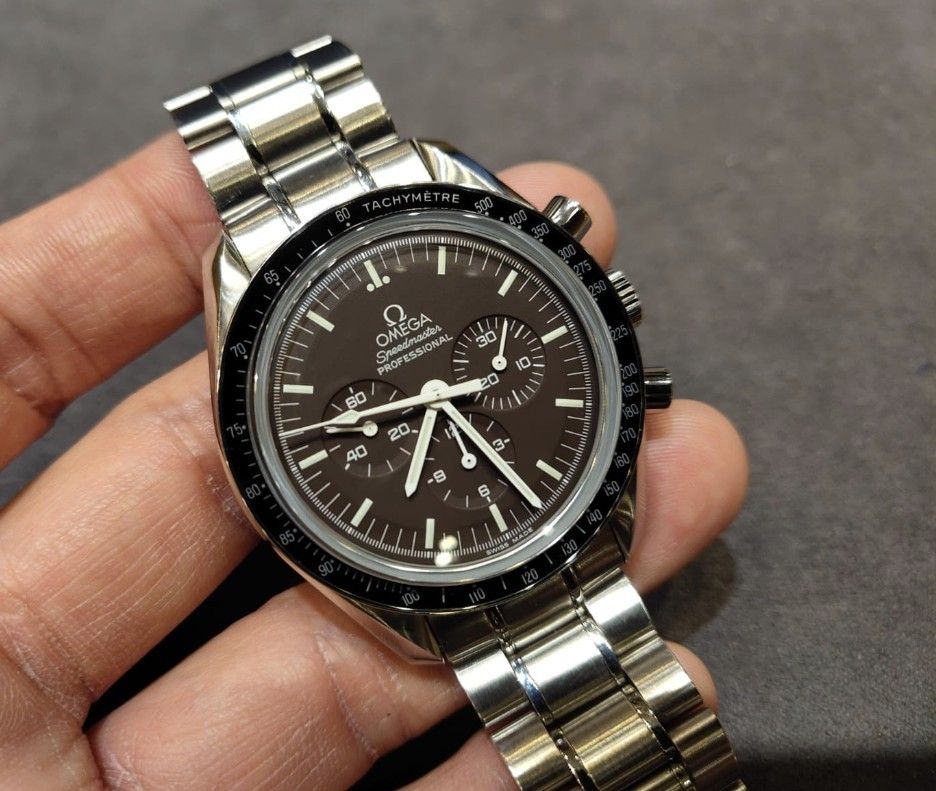 Omega speedmaster chocolate clearance dial
