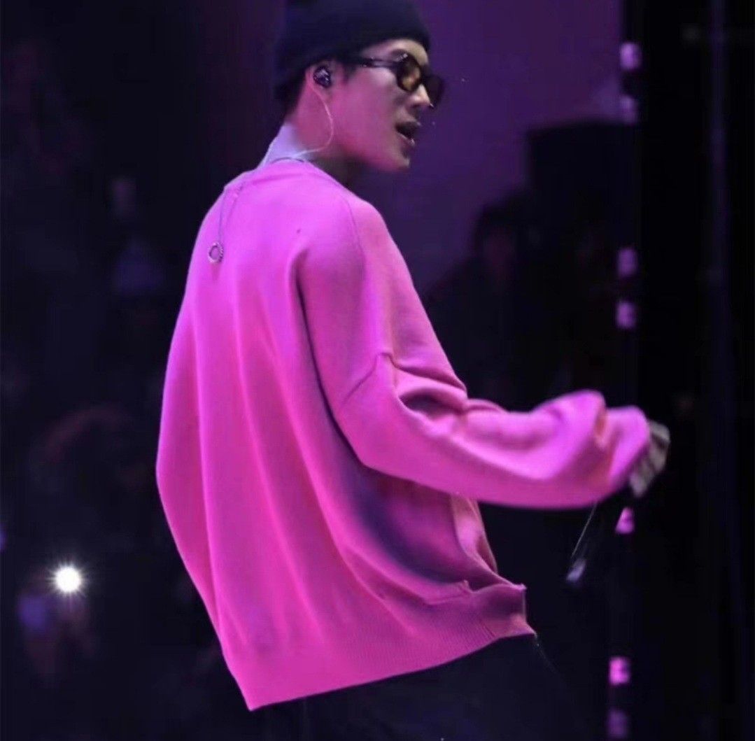 Pink sweater Outlet