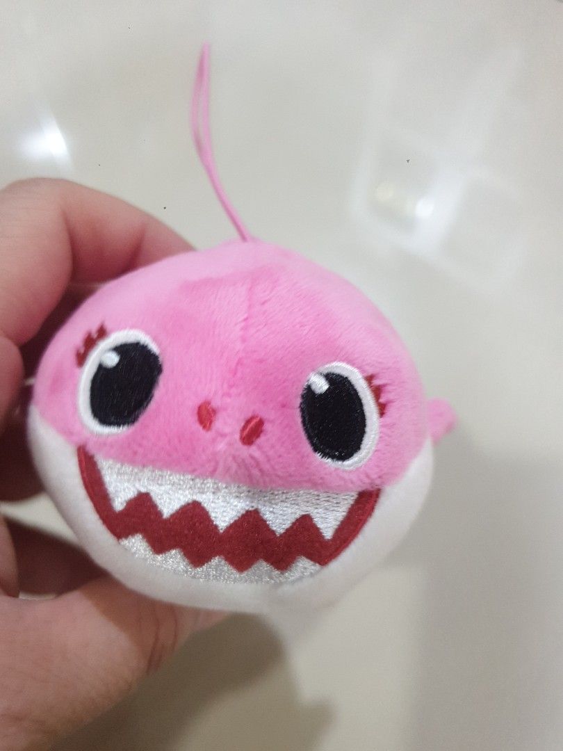 Mommy shark plush top