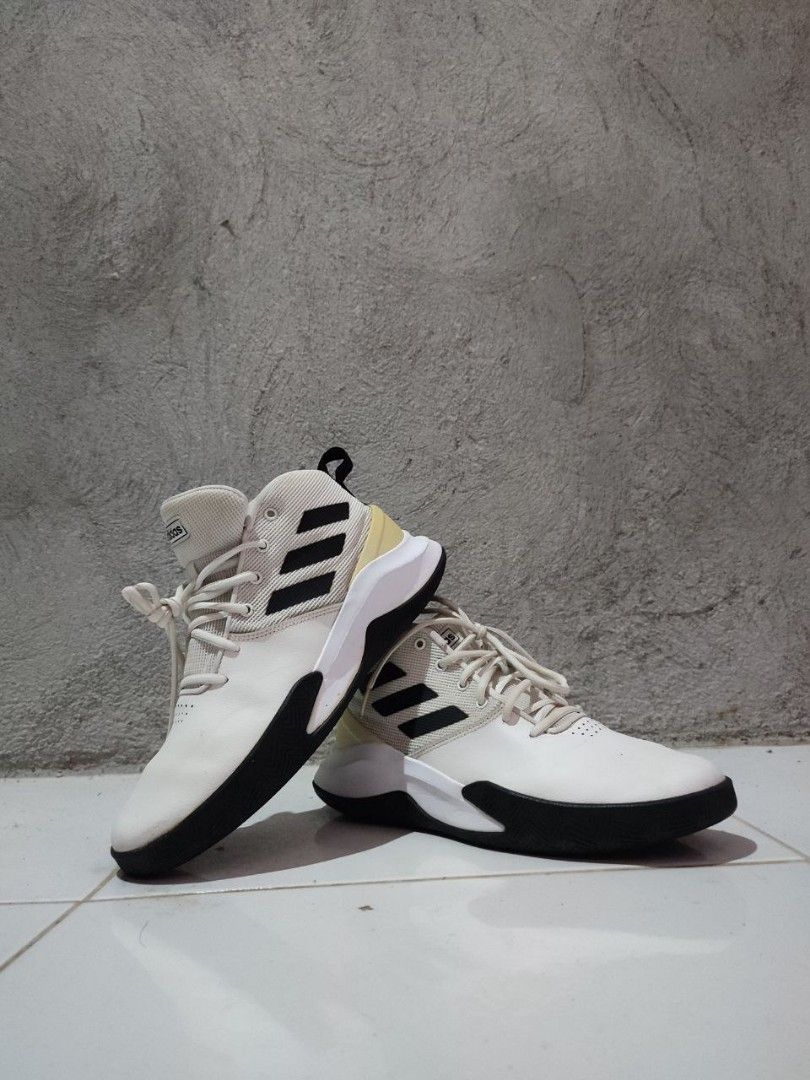Old adidas hotsell basketball shoes