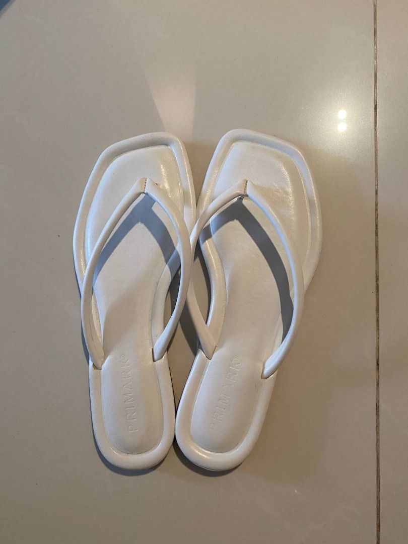 White flip hotsell flops primark