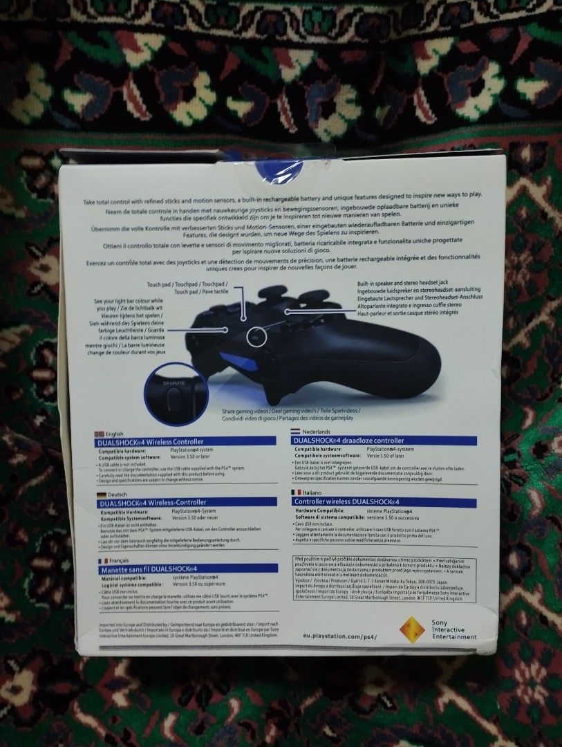 Come caricare controller PS4