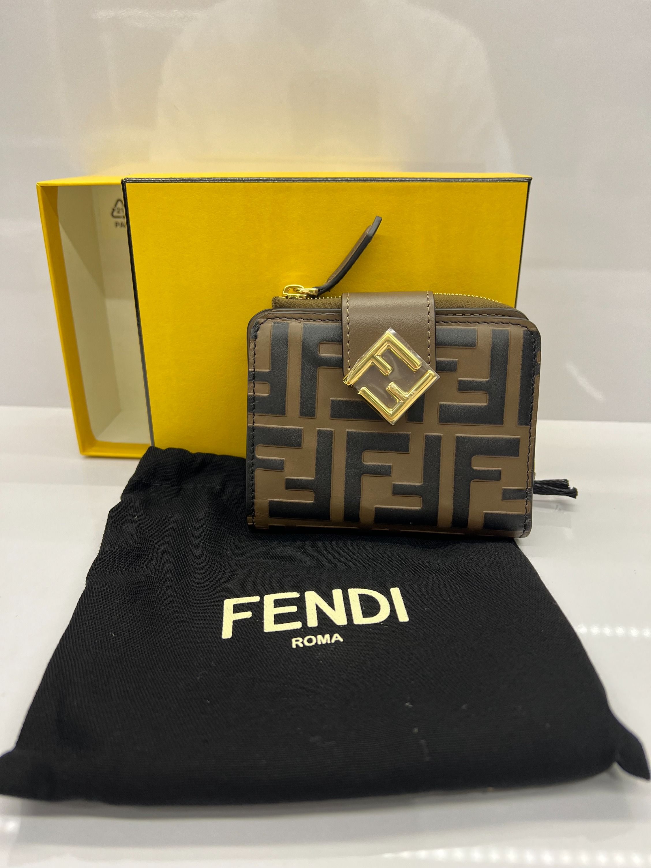 Fendi wallet price clearance