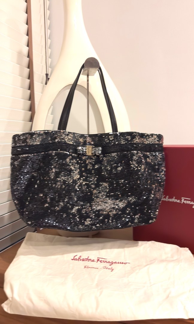 Salvatore ferragamo online large tote