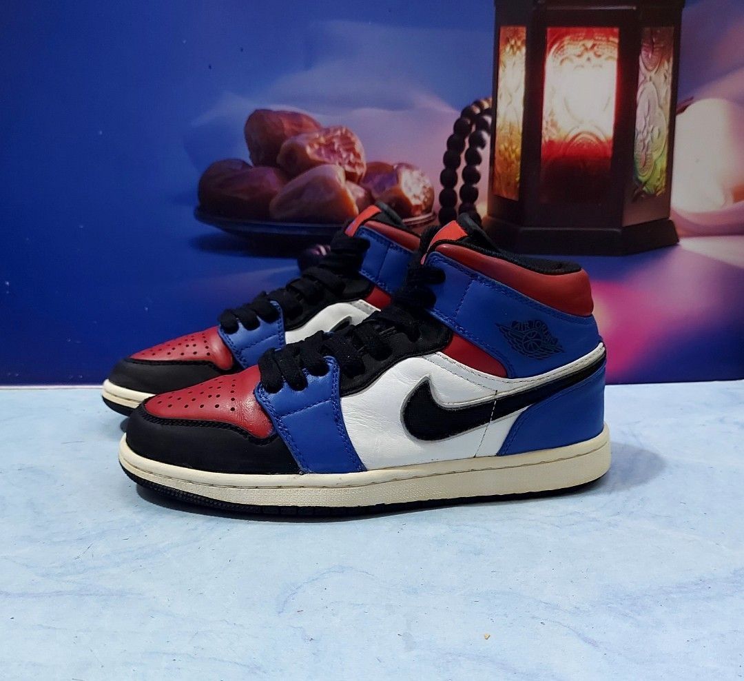Sepatu Nike Air Jordan Retro Mid 'Top 3' Basketball 554742-124