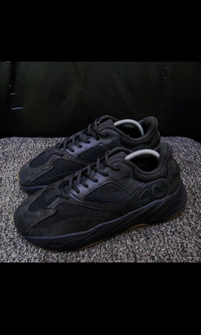 sepatu sneakers adidas yeezy