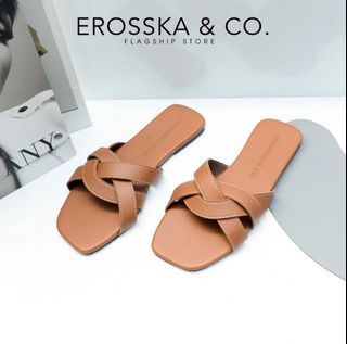 Size 36-38 Brown Flat Sandals
