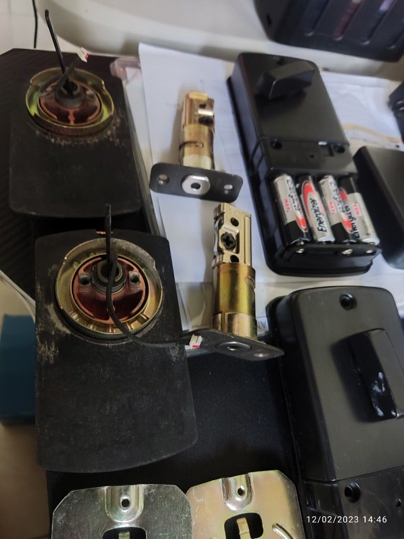 Smart door lock manual KwikSet 2 pcs, Furniture & Home Living, Security