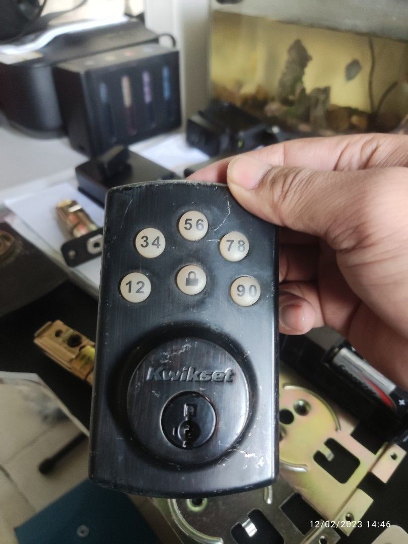 Smart door lock manual KwikSet 2 pcs, Furniture & Home Living, Security