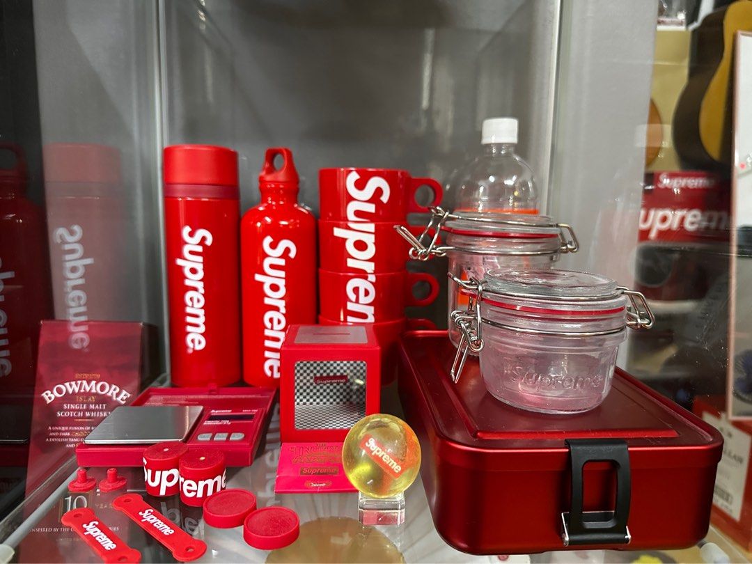 Supreme Accessories Men s Fashion Activewear on Carousell