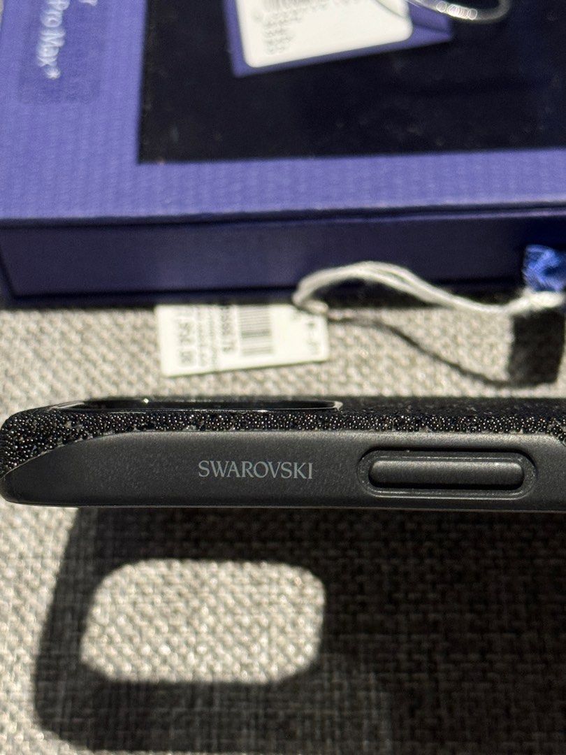 Swarovksi Case for iPhone 12 Pro Max (Category: Cases & Sleeves) located in San Fernando. Submitted by mnlt_o (Listing ID 1269733227, Image 3). Description: Swarovski Case for iPhone 12 Pro Max Previously used a few times in excellent condition Good as new. See photos. Price: 4,000 Negotiable Location: San Fernando, Pamp. Shipping also possible..