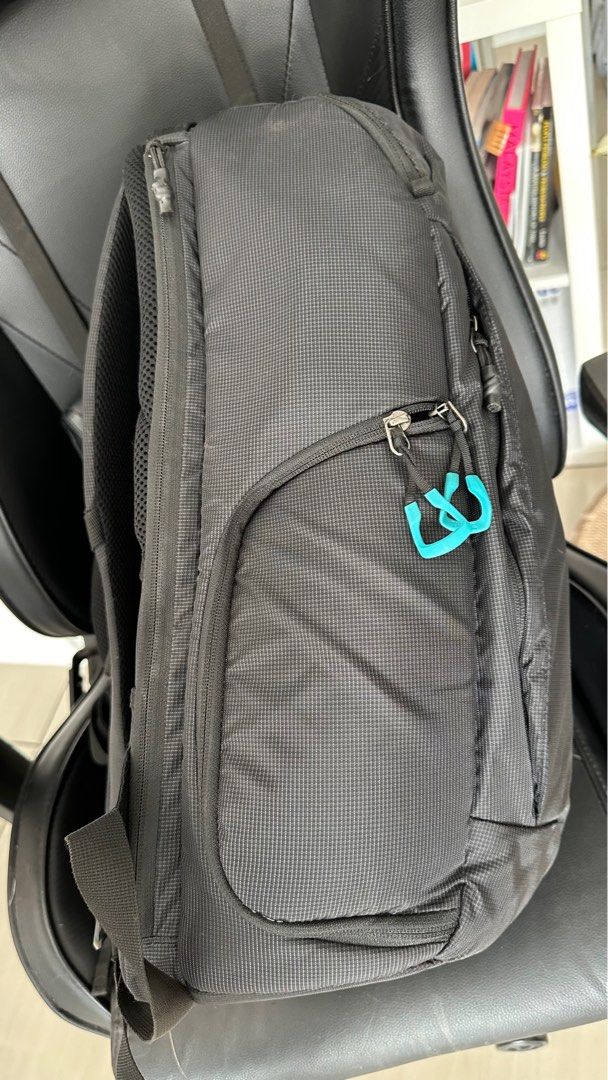 Thule aspect dslr backpack sales waterproof