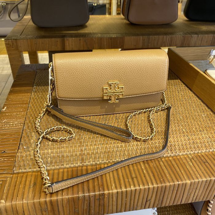 141012★Tory Burch★Britten chain wallet wristlet Tory Burch 141012 Britten Shell Pink With Gold Hardware