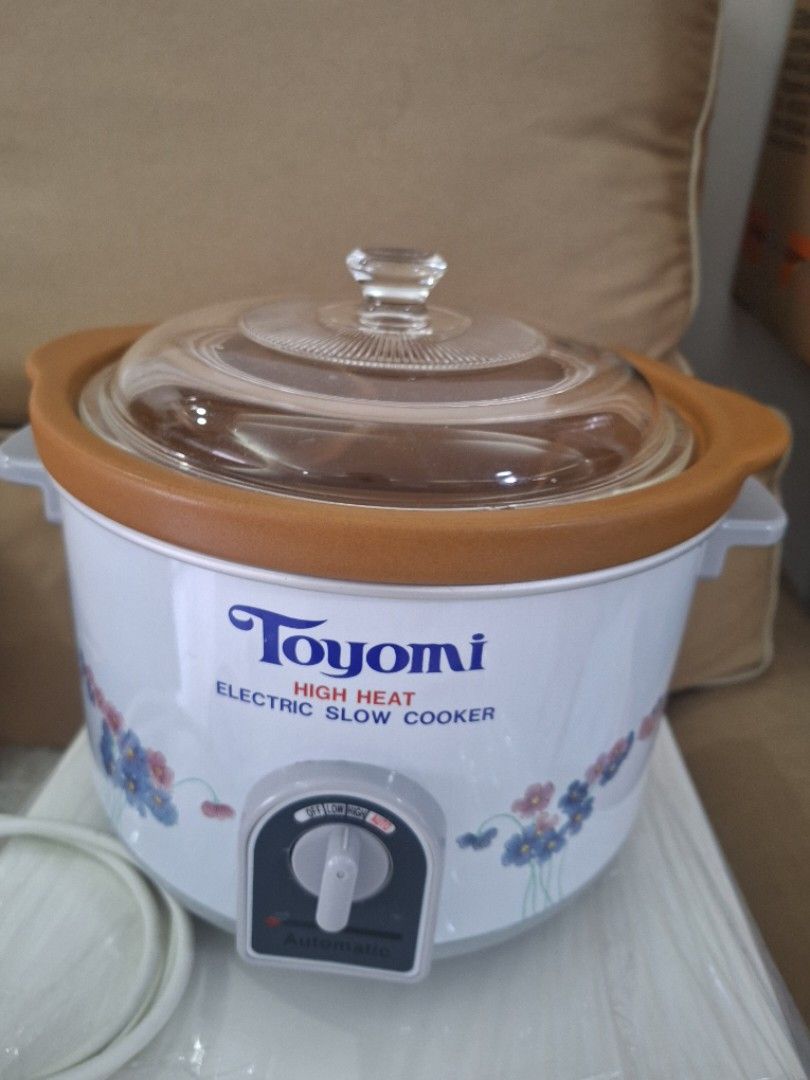 Toyomi slow cooker 4.7L, TV & Home Appliances, Kitchen Appliances