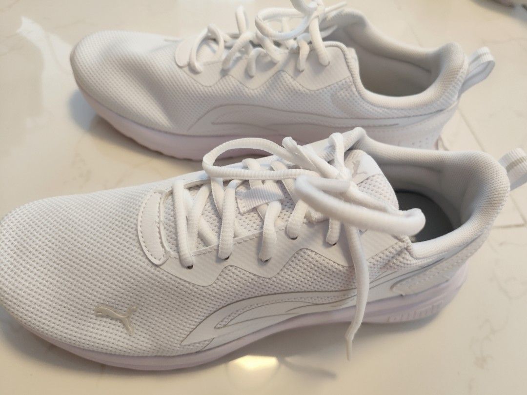 Uk6 us7 Eu39 25cm Puma white school sport shoes running sneaker