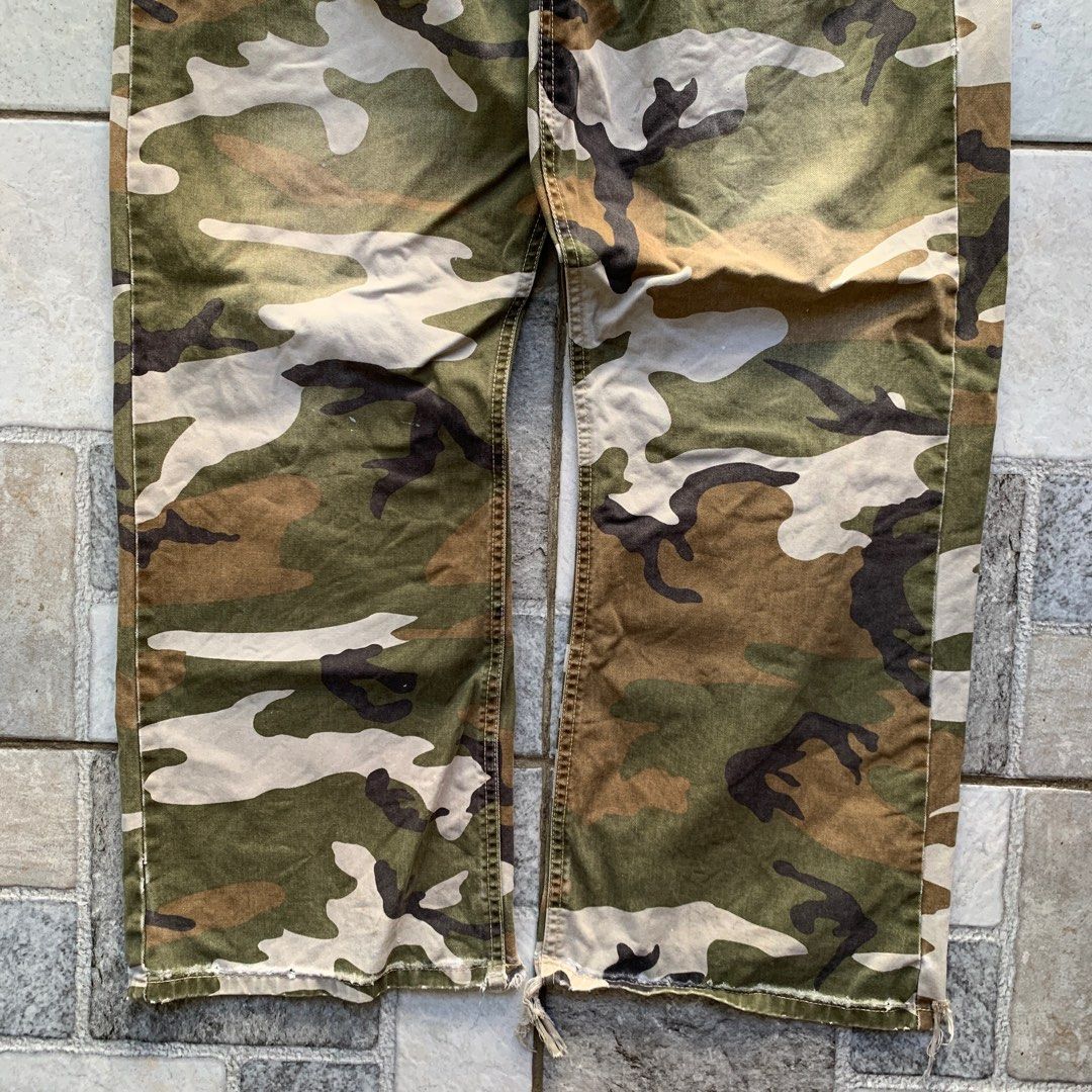 Express camouflage hotsell pants