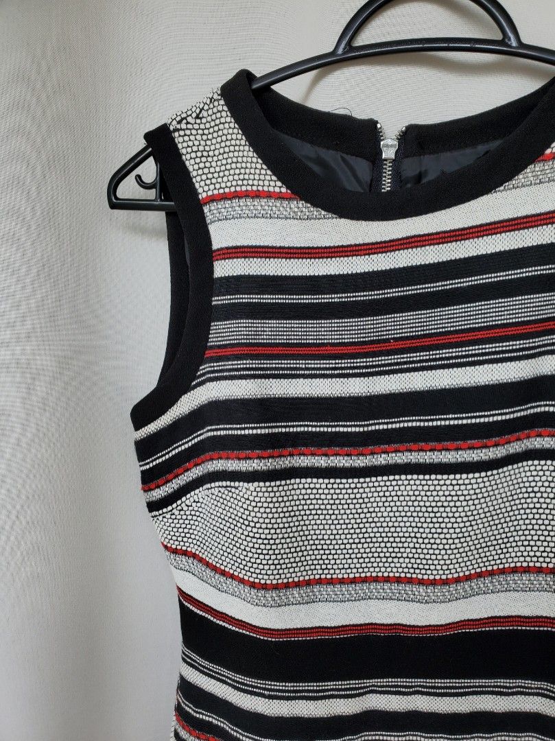 Warehouse Woven Office Dress (Category: Dresses) located in Makati City. Submitted by tencel (Listing ID 1269824327, Image 3). Description: Warehouse Woven Office Dress - New without tags - Size S - Perfect for the office.
