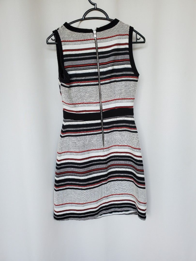Warehouse Woven Office Dress (Category: Dresses) located in Makati City. Submitted by tencel (Listing ID 1269824327, Image 2). Description: Warehouse Woven Office Dress - New without tags - Size S - Perfect for the office.