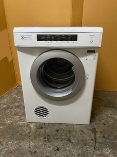 072312 (4) Electrolux Air vented dryer 7.5kg 1 ✅ $140