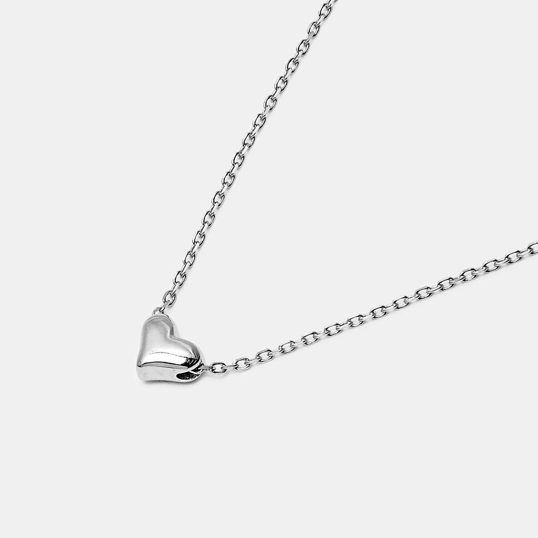 Cheap silver on sale heart necklace