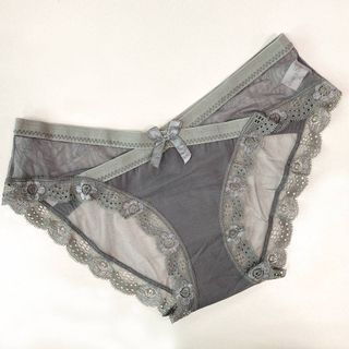 灰色女內褲