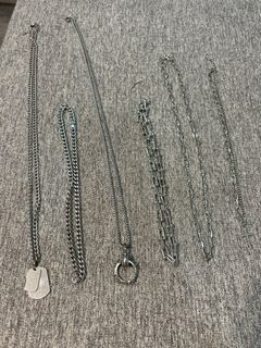 銀色項鍊 很好搭配打扮