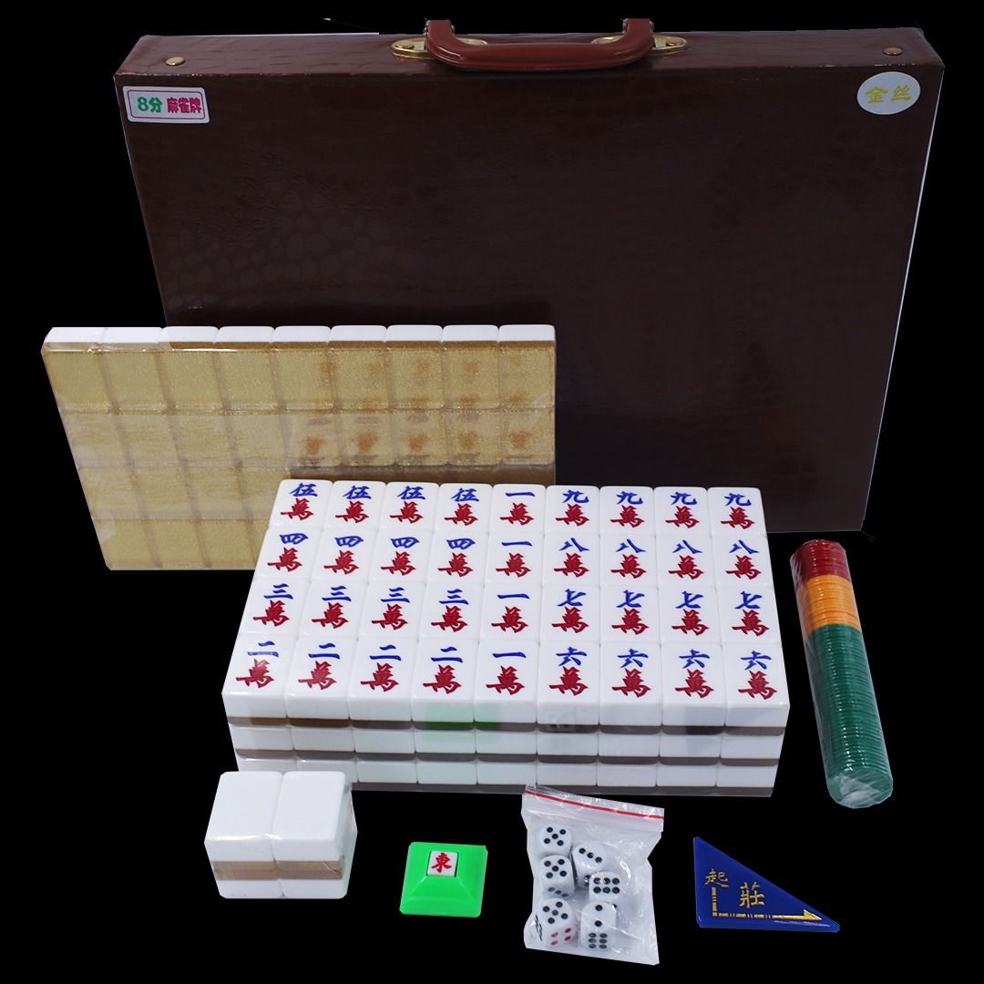 全新清倉貨) 水晶台灣麻雀牌連皮盒- 金色(8分), 興趣及遊戲, 玩具& 遊戲類- Carousell