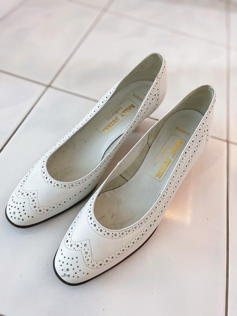 Vintage white heels shop