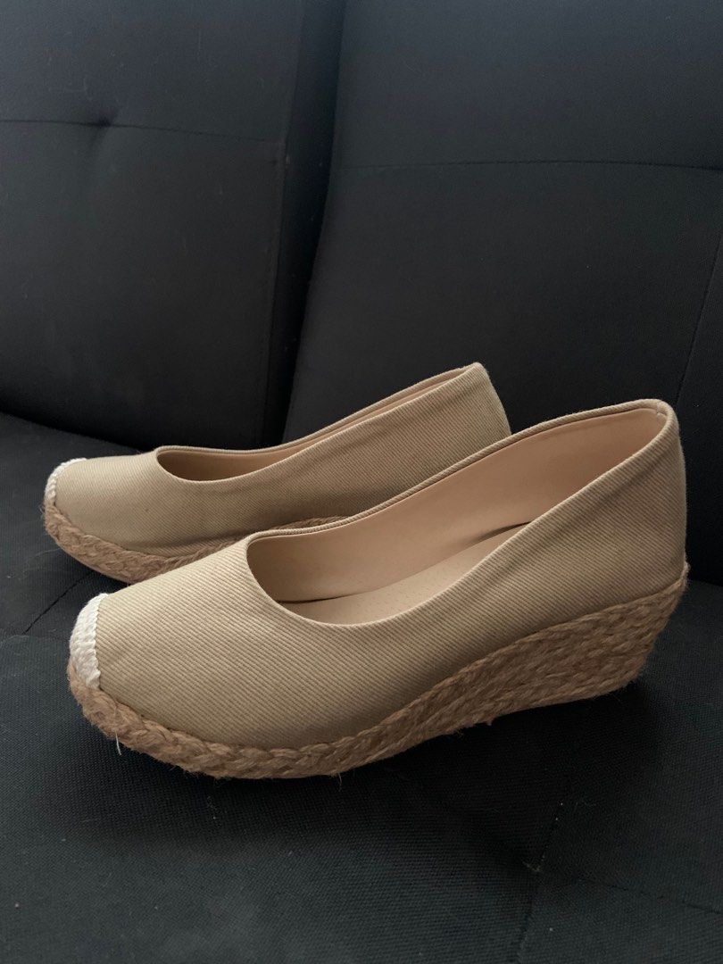 Abaca Wedge Shoes Women s Fashion Footwear Wedges on Carousell