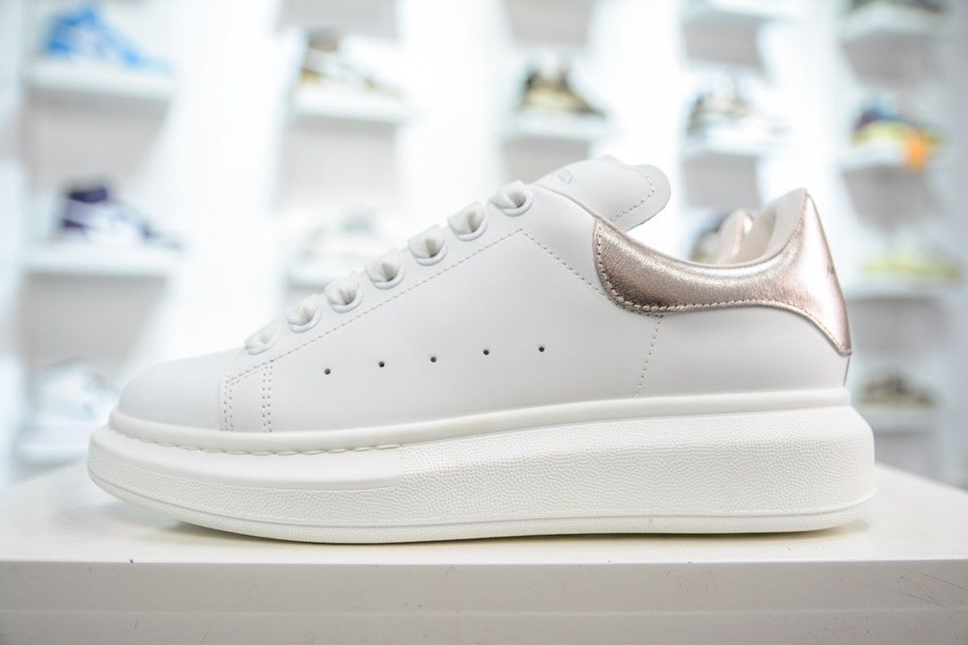 Alexander mcqueen trainers rose outlet gold