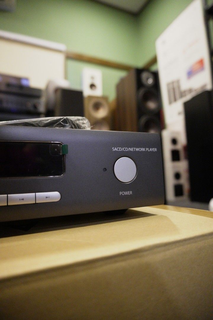 Arcam CDS50 Sabre ESS 9038 32bit DAC CD & SACD player with RCA & XLR
