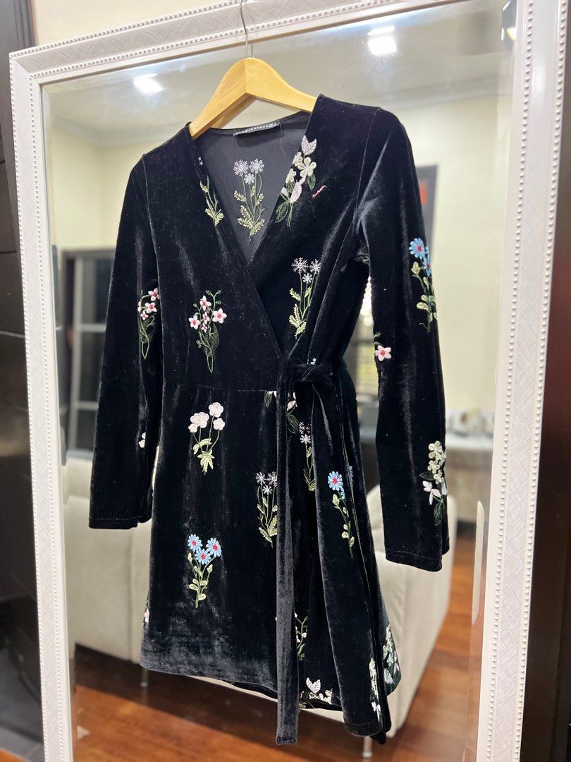 Black velvet wrap dress floral embroidered long sleeve Stradivarius ...