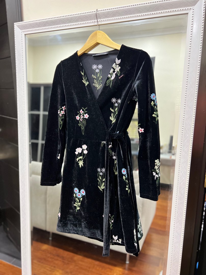 Black velvet wrap dress floral embroidered long sleeve Stradivarius ...