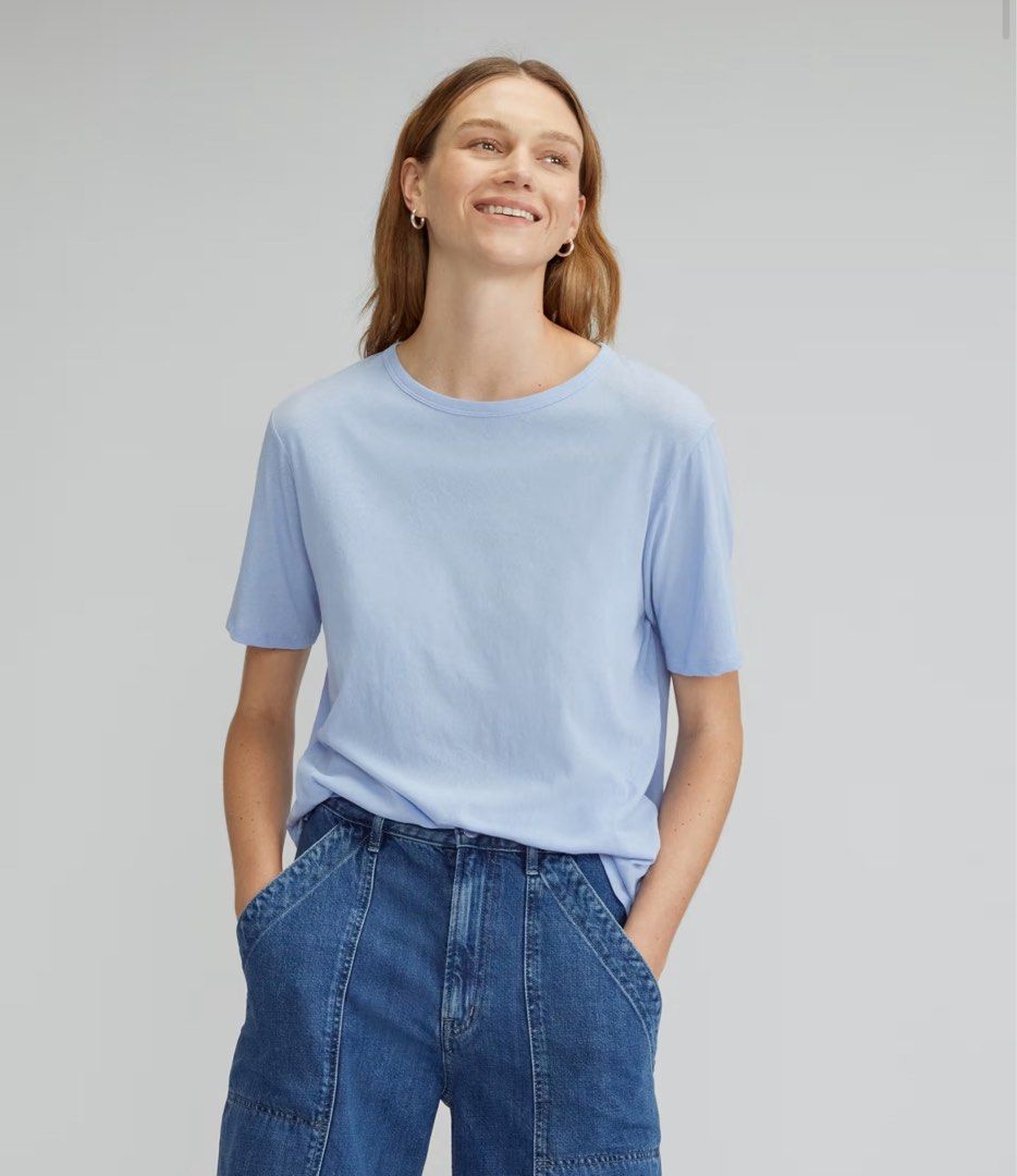 BNWT Everlane XS Air Oversized Crew Tee, Women's Fashion, Tops, Other Tops  on Carousell