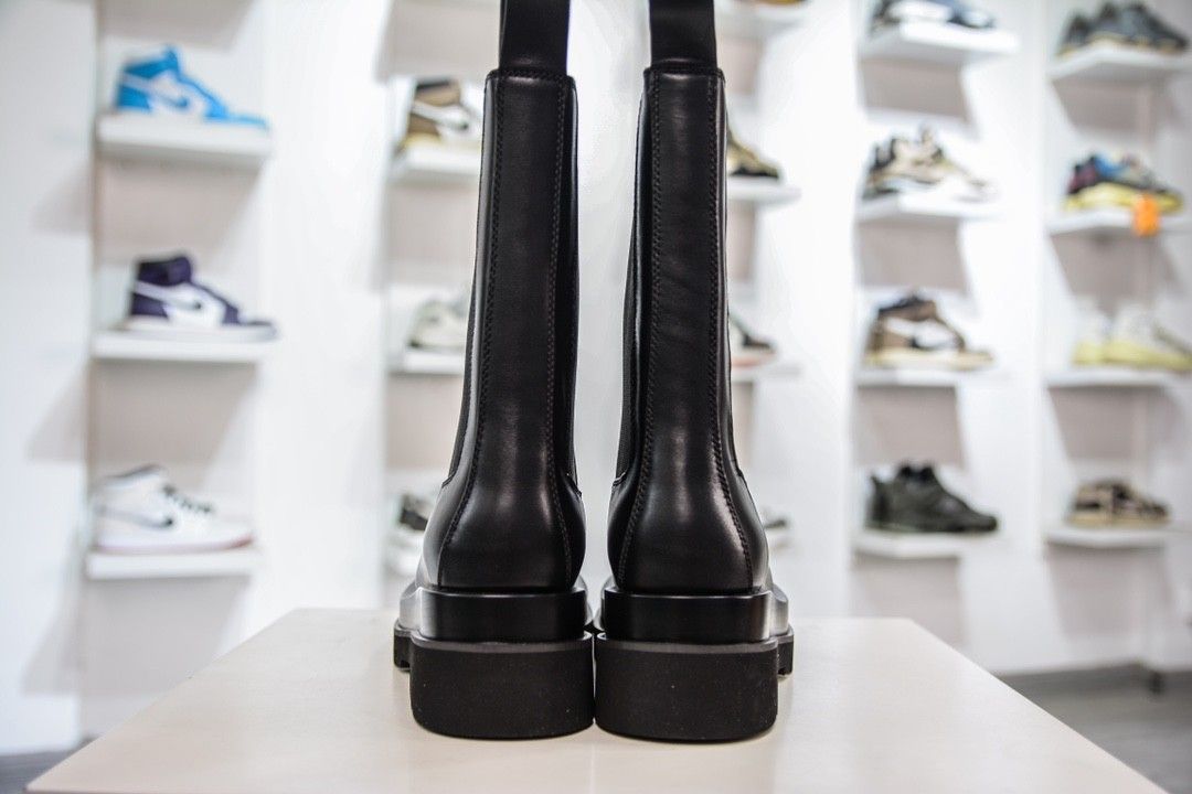 Bottega veneta chelsea boots sale top