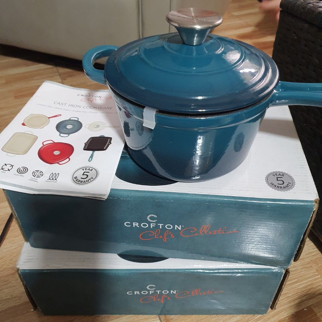 Cast Iron Sauce Pan 1.5L (Category: Cookware & Accessories) located in Taguig. Submitted by roma2701 (Listing ID 1269981666, Image 1). Description: Brandnew Open box 17 cm. Circumference 9 cm. depth.