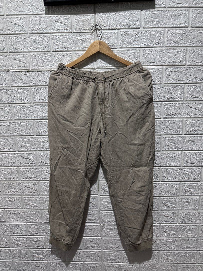 Celana jogger uniqlo hotsell