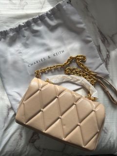 Charles and keith online quilted chain shoulder bag