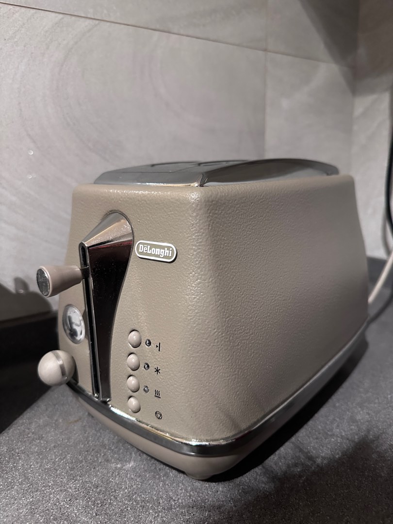 Delonghi Bread Toaster, TV & Home Appliances, Kitchen Appliances, Ovens