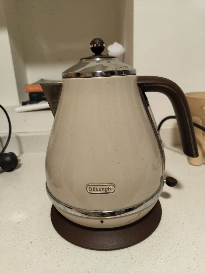 DeLonghi Icona Vintage Pastel Cream Kettle 1.0L, TV & Home Appliances, Kitchen Appliances