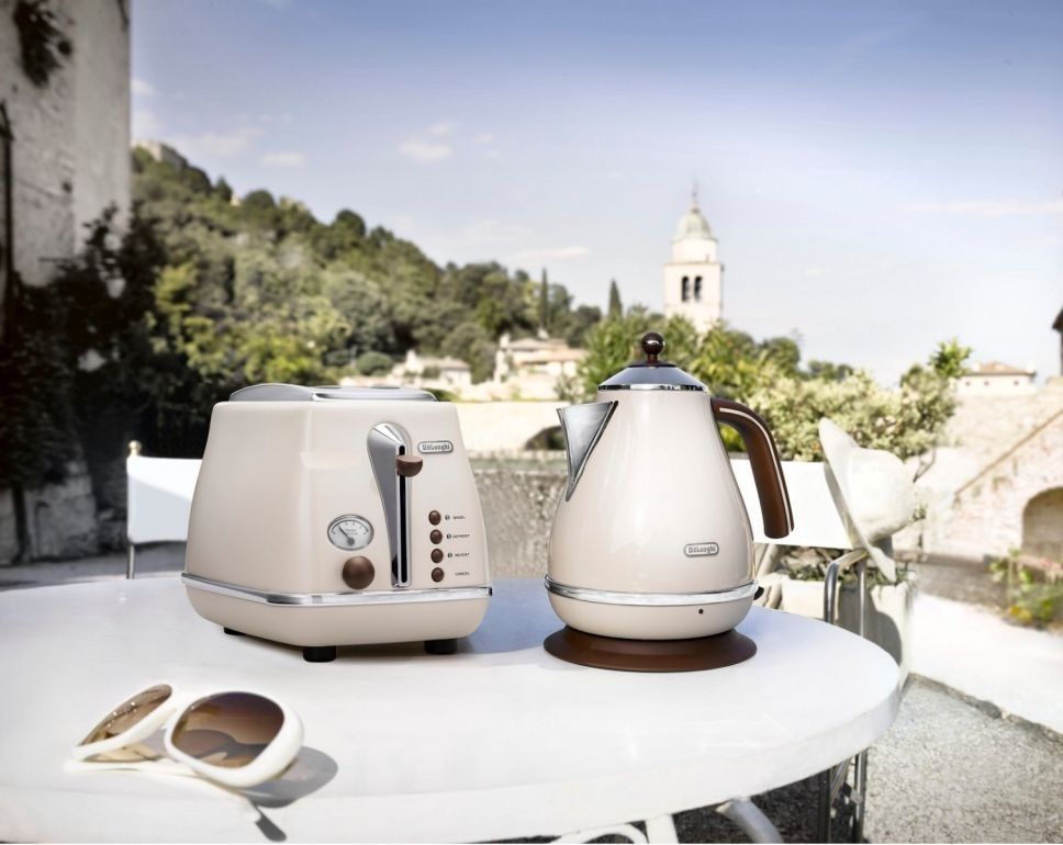 DeLonghi Icona Vintage Pastel Cream Kettle 1.0L, TV & Home Appliances