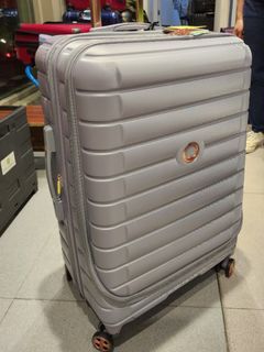Delsey

Large  Front Opening Hardcase  Luggage 75 cm