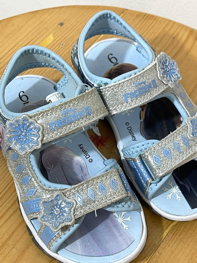 Frozen light sales up sandals