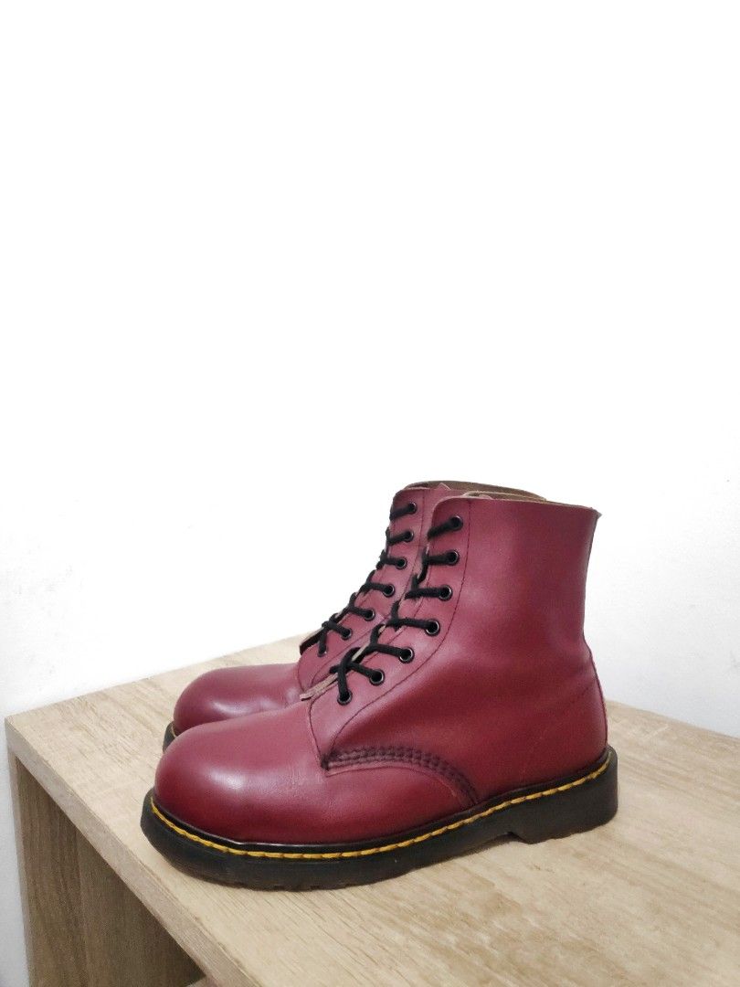 Dr martens vintage store 1460 cherry red