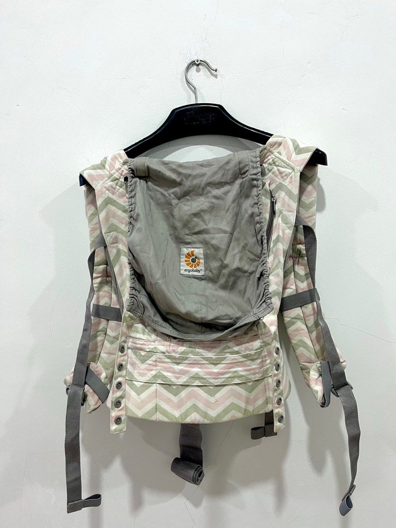 Chevron ergo outlet