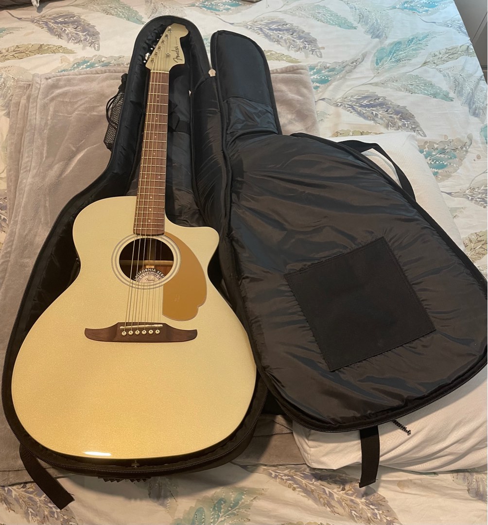 Fender NewPorter Acoustic Guitar (with builtin pickup), Hobbies & Toys