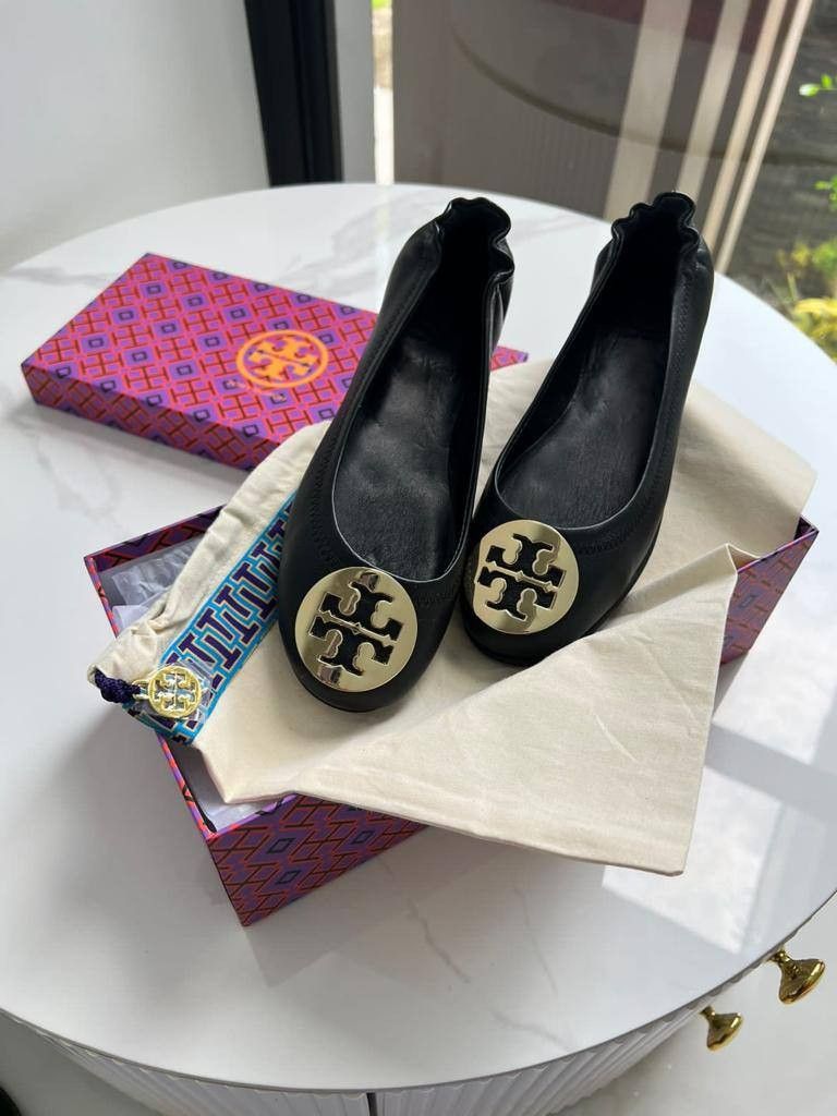 Flat cheap shoes branded